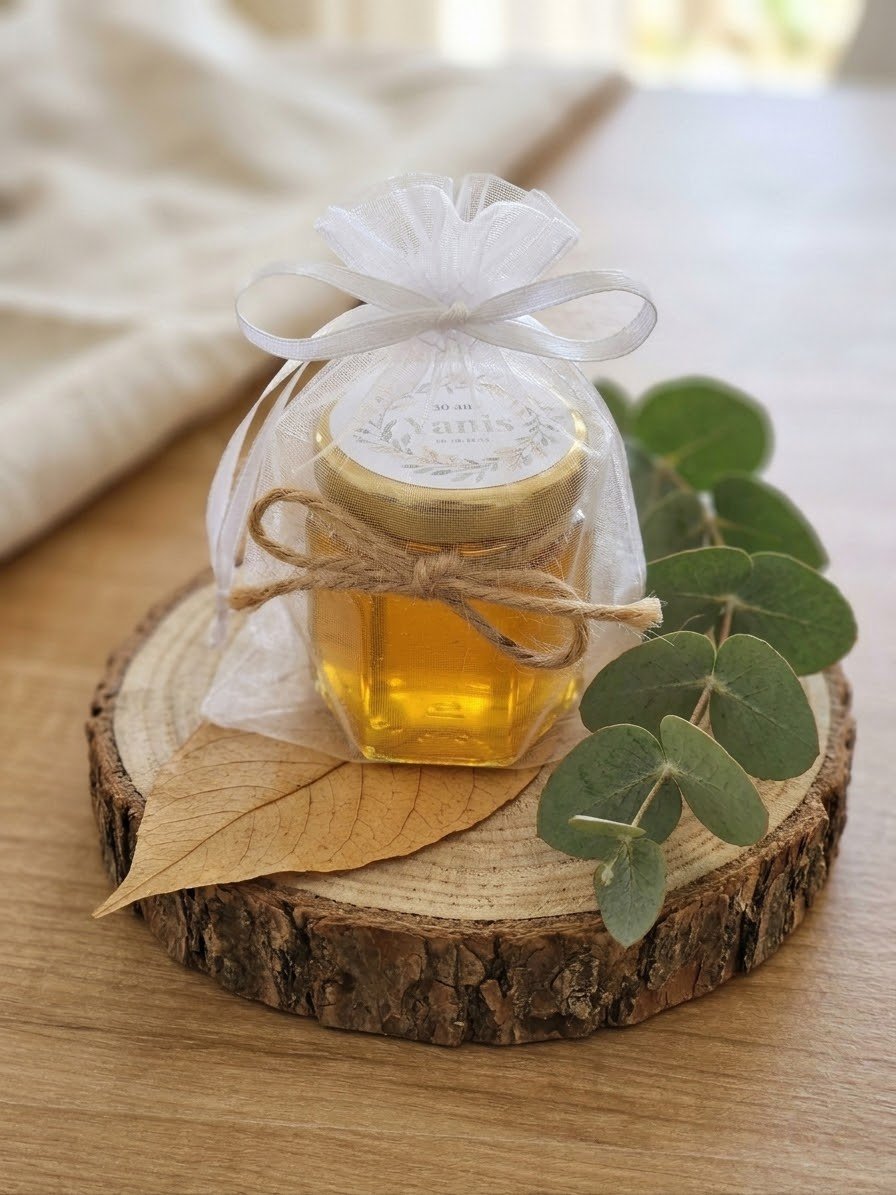 cadeau invité anniversaire – petit pot de miel personnalisé ( personnalisation sur le couvercle )